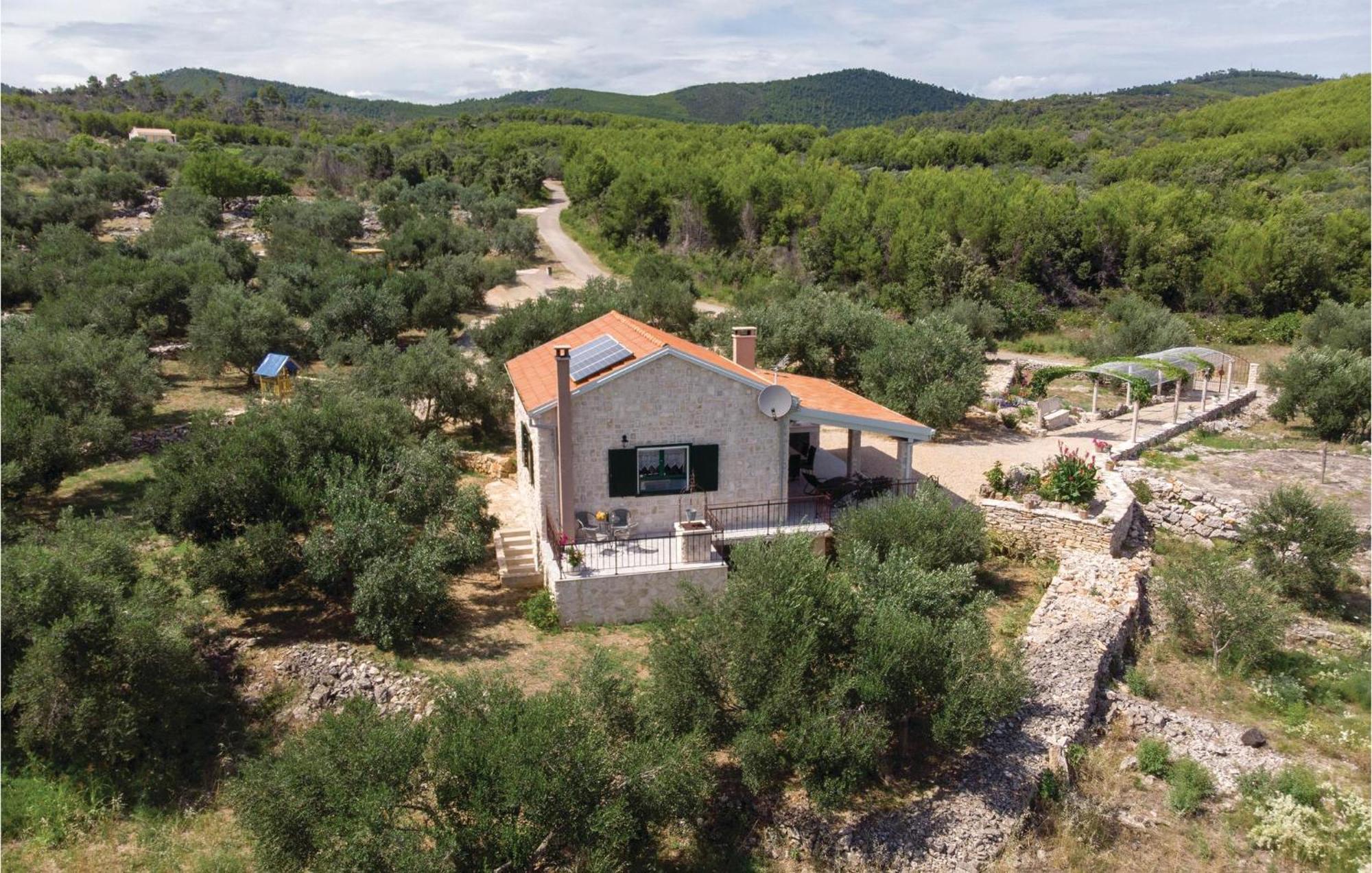 Awesome Home In Smokvica With Kitchen Luaran gambar